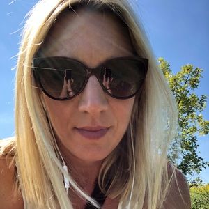 Meet your Posher, Linda